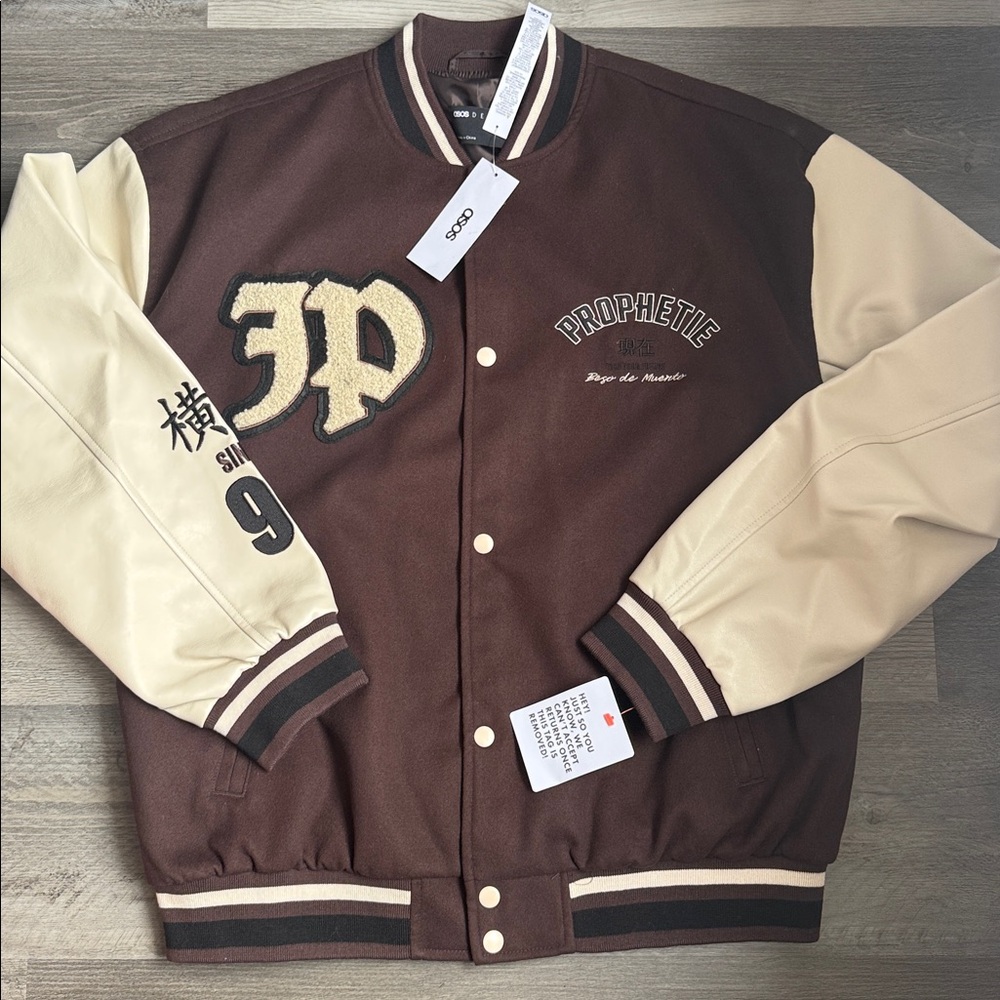 NWT’S OVERSIZED VARSITY BOMBER JACKET!